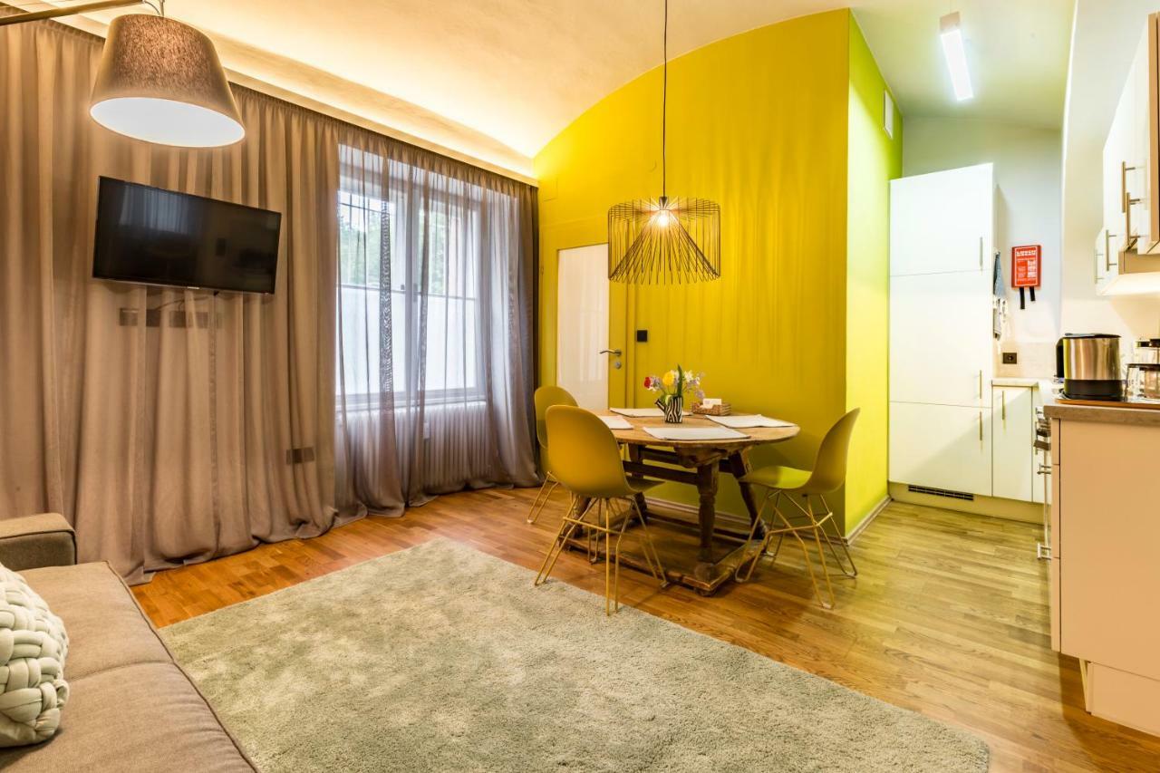 Yellow Flat By Grazrentals With Best Location & Free Parking Kültér fotó
