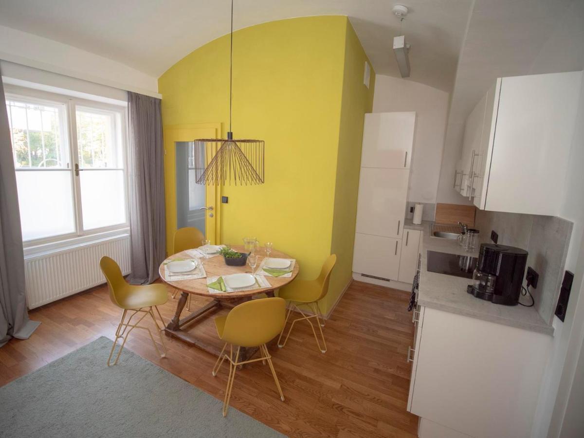 Yellow Flat By Grazrentals With Best Location & Free Parking Kültér fotó